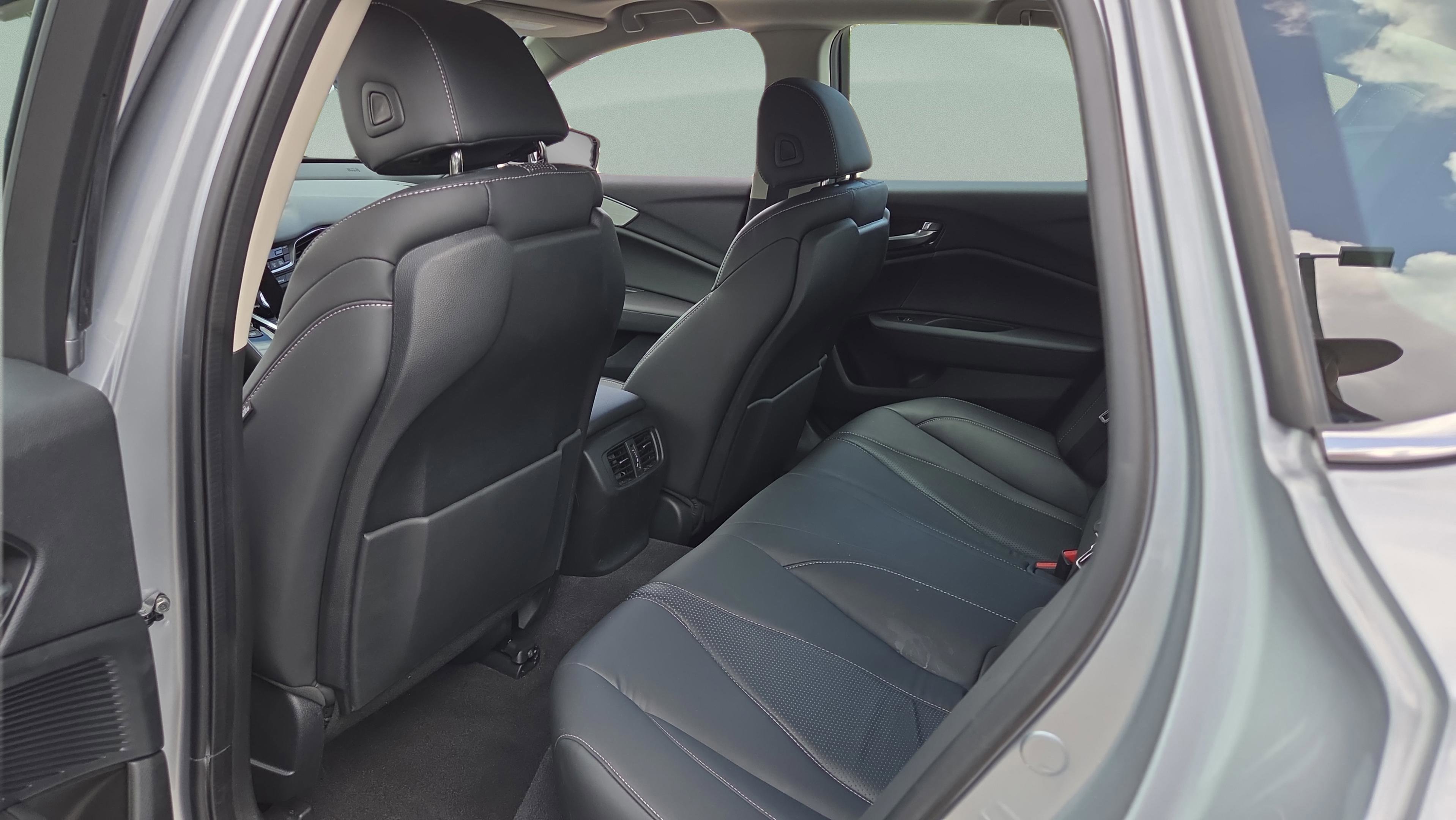 Used 2023 Acura TLX w/ Technology Package FWD image 11