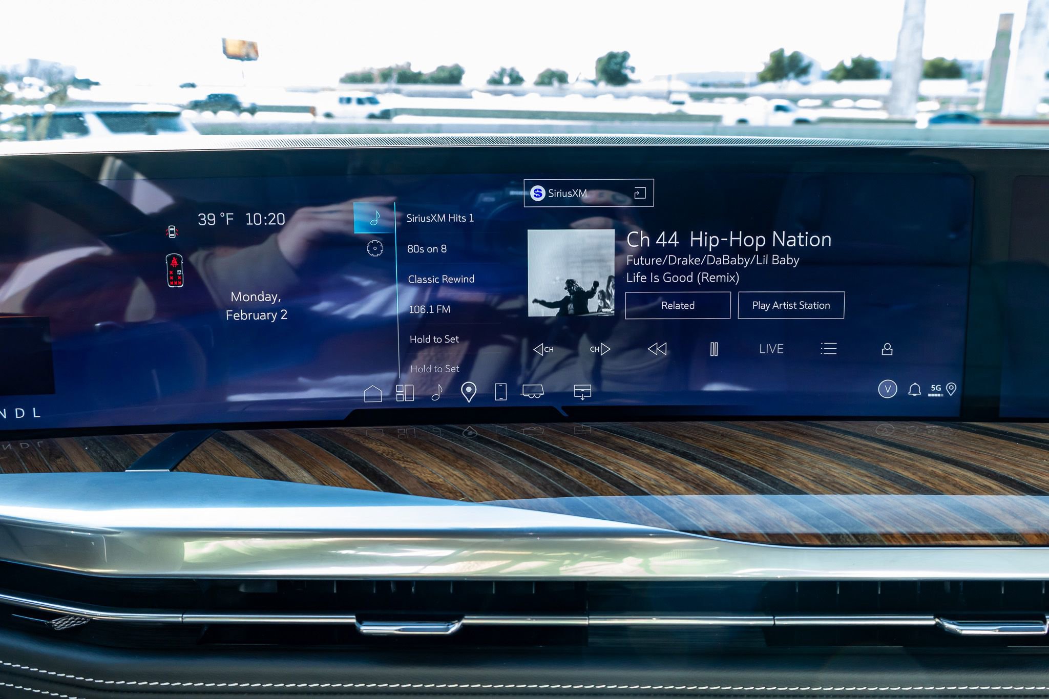 Used 2026 Cadillac Escalade ESV Platinum Sport w/ LPO, ONYX Package image 26