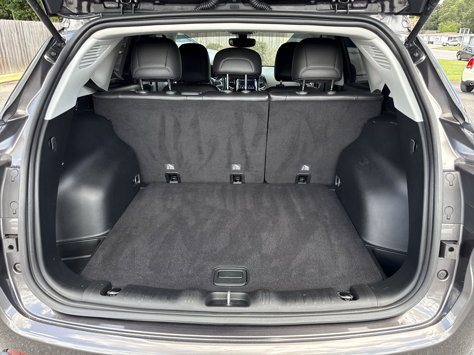 Used 2019 Jeep Compass Latitude FWD image 29