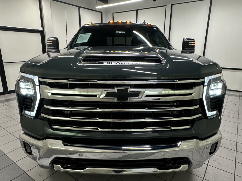 Certified 2025 Chevrolet Silverado 2500 LTZ w/ LTZ Convenience Package AWD/4WD image 14