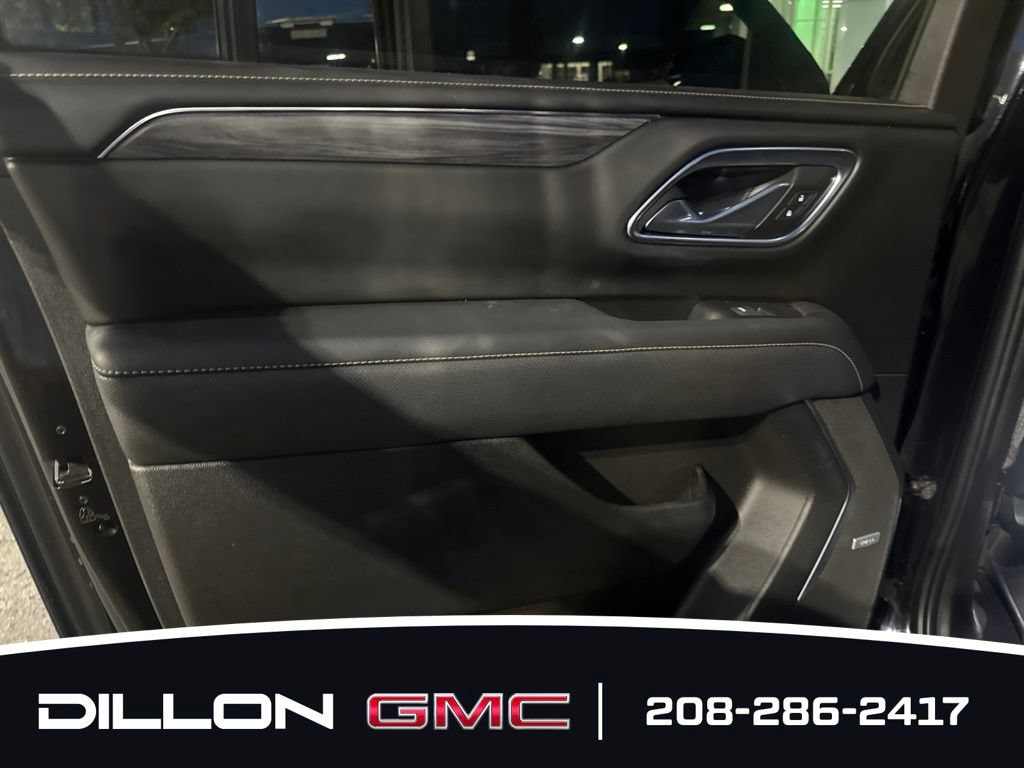 Used 2023 GMC Yukon XL SLT w/ SLT Luxury Package AWD/4WD image 12