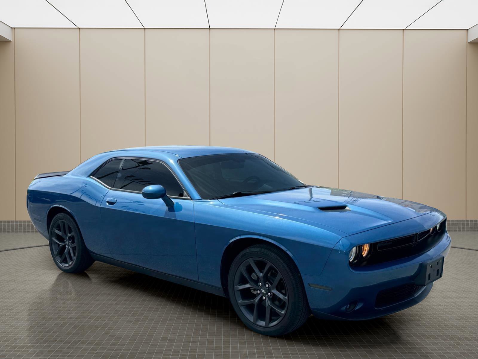 Used 2021 Dodge Challenger SXT w/ Driver Convenience Group image 2