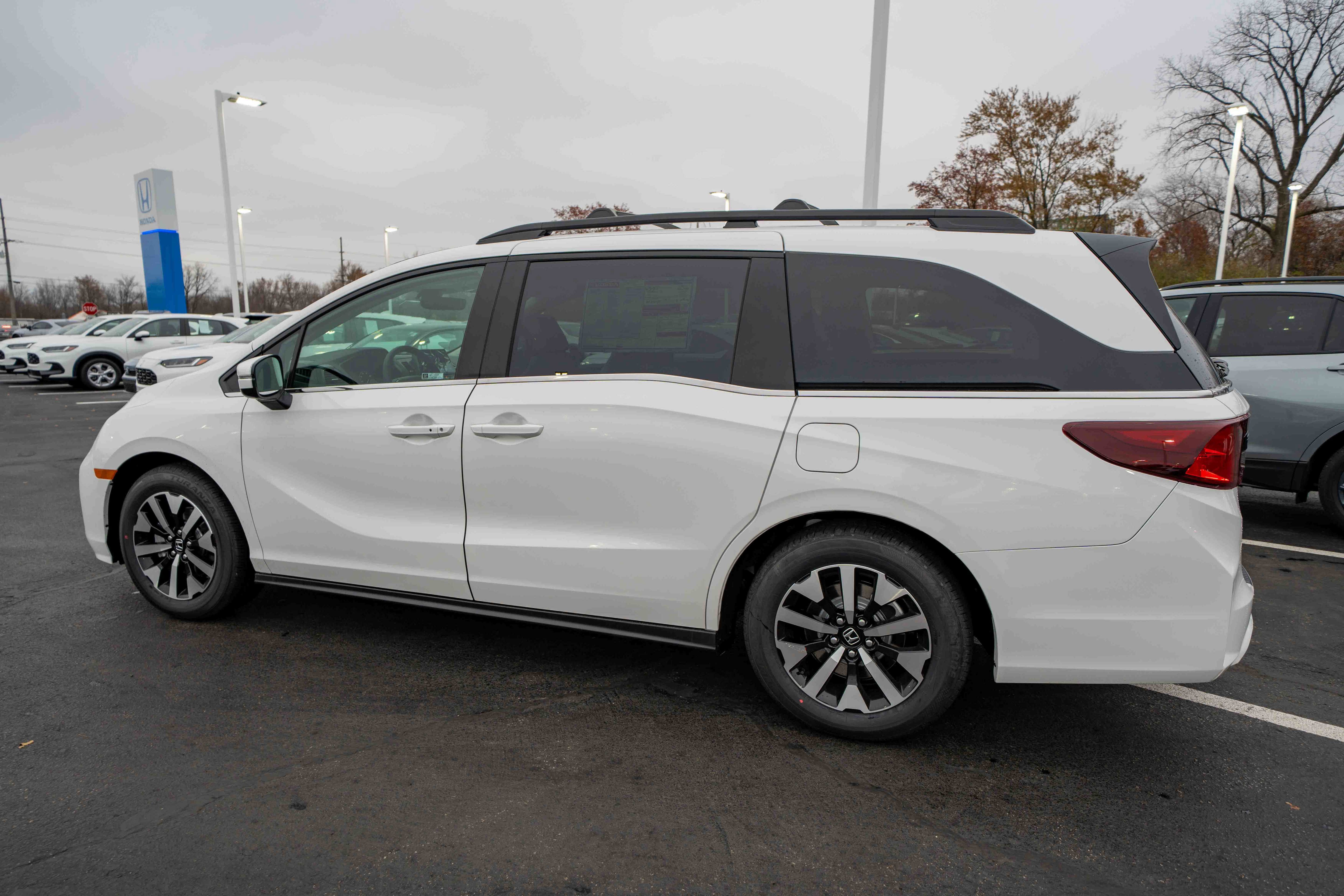 New 2026 Honda Odyssey EX-L image 4