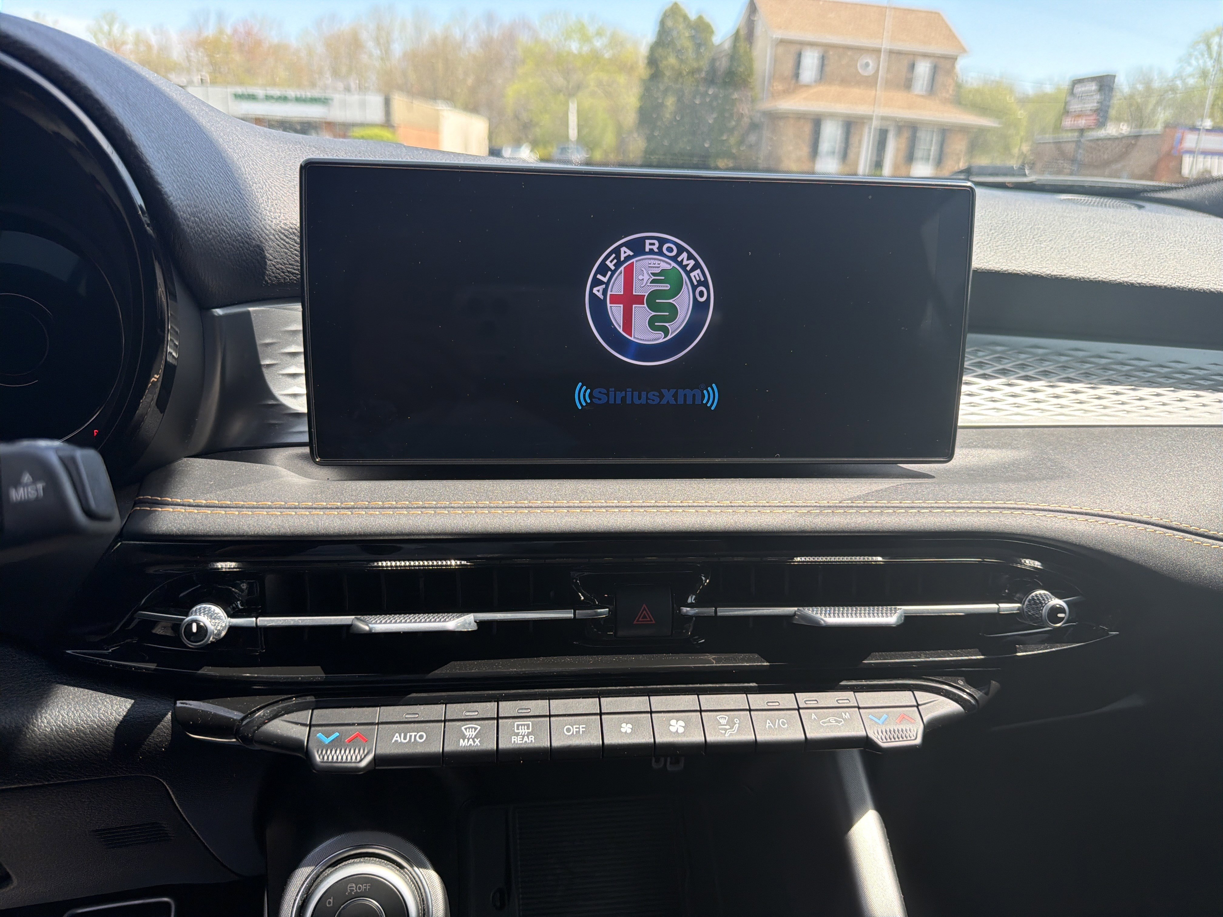 Used 2025 Alfa Romeo Tonale AWD/4WD image 16