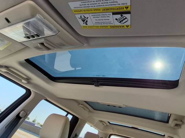Used 2016 Land Rover LR4 HSE AWD/4WD image 17