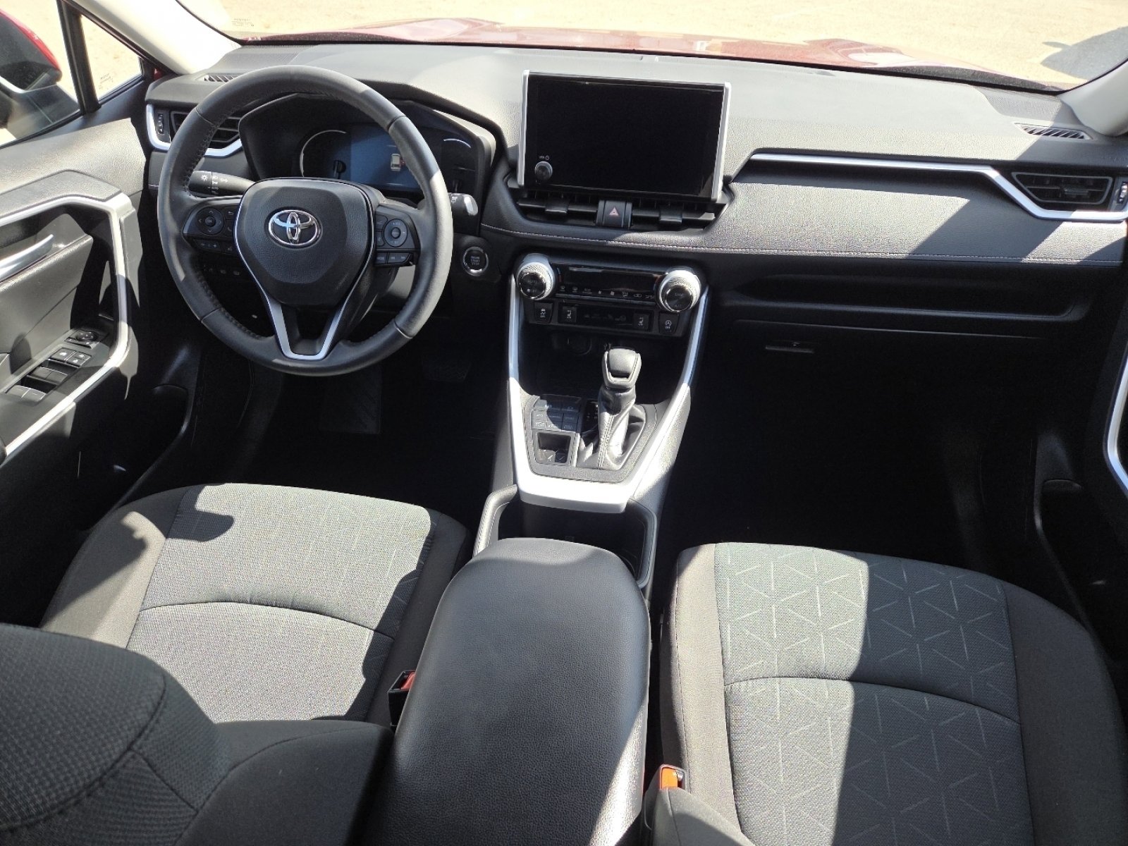 Used 2025 Toyota RAV4 XLE w/ Convenience Package AWD/4WD image 25