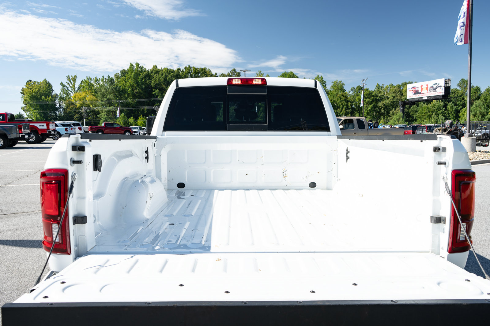 Used 2026 RAM 2500 Laramie AWD/4WD image 9
