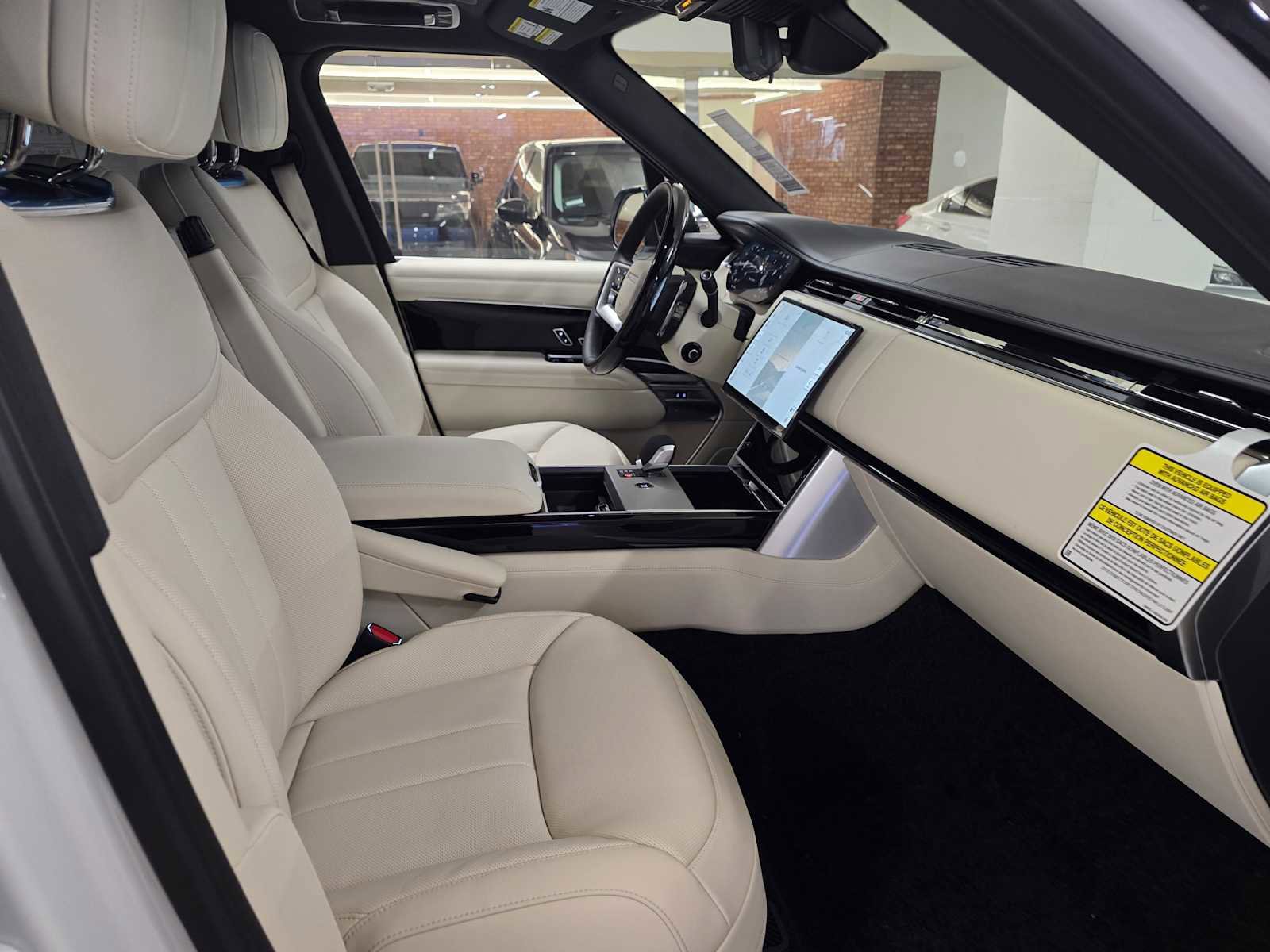 New 2026 Land Rover Range Rover SE image 11