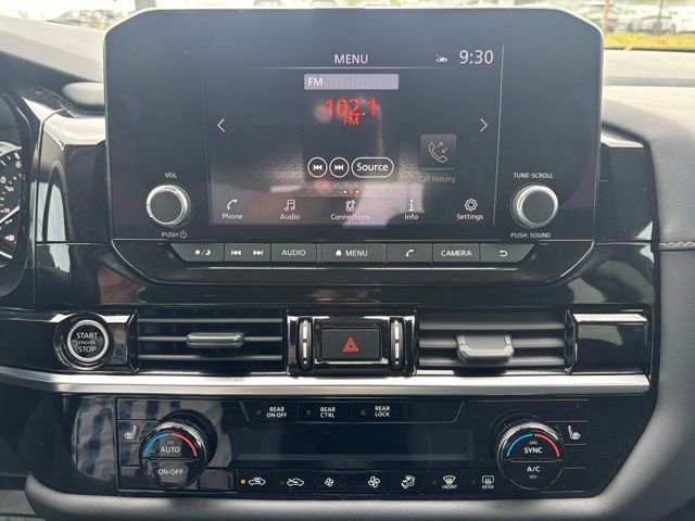 Used 2023 Nissan Pathfinder SV w/ SV Premium Package image 29