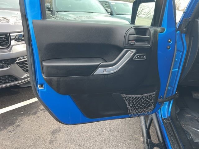 Used 2016 Jeep Wrangler Unlimited Rubicon w/ Connectivity Group image 4