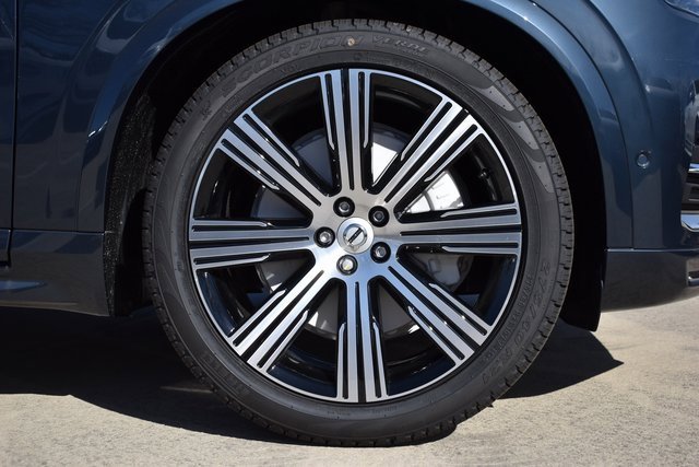 Used 2025 Volvo XC90 B6 Ultra w/ Lounge Package image 10