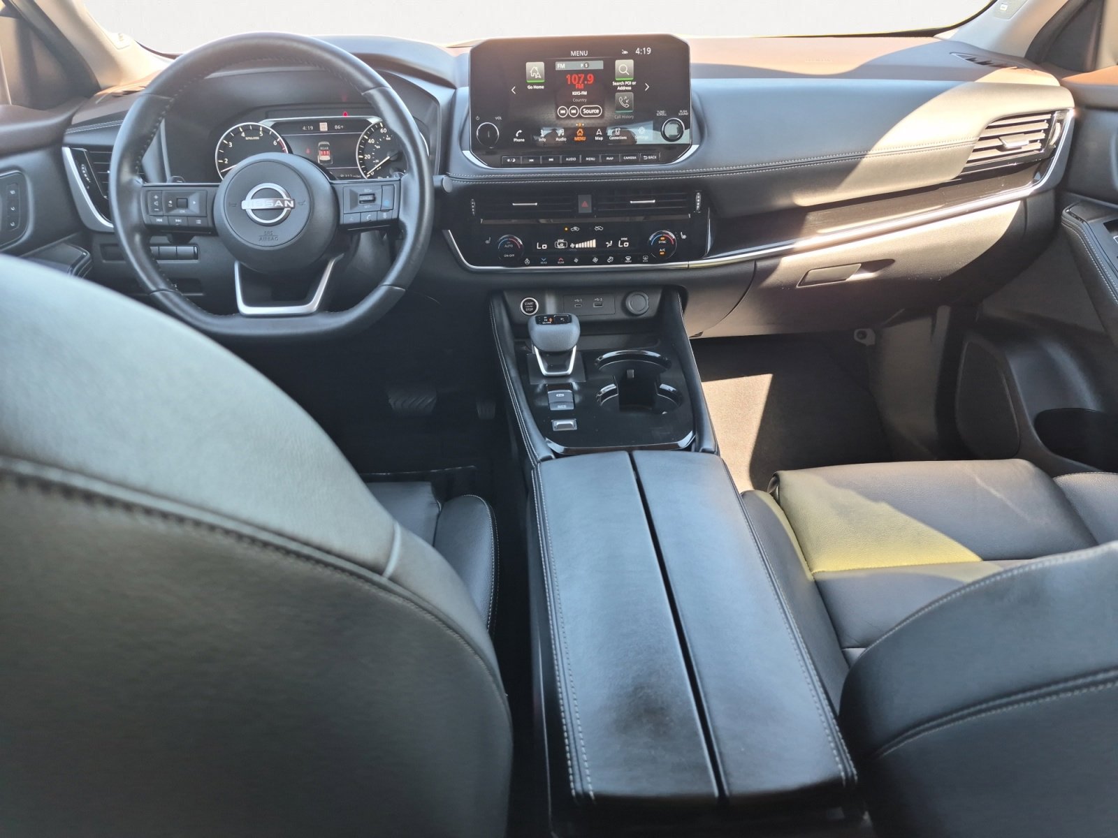 Used 2023 Nissan Rogue SL w/ SL Premium Package image 3