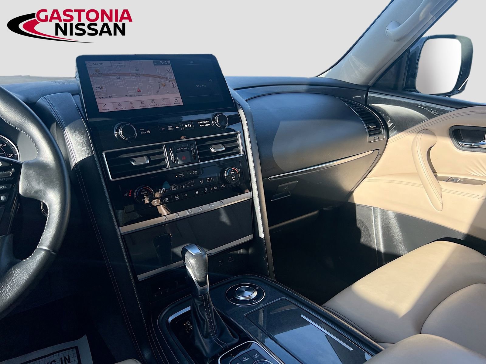 Used 2023 Nissan Armada SV image 32