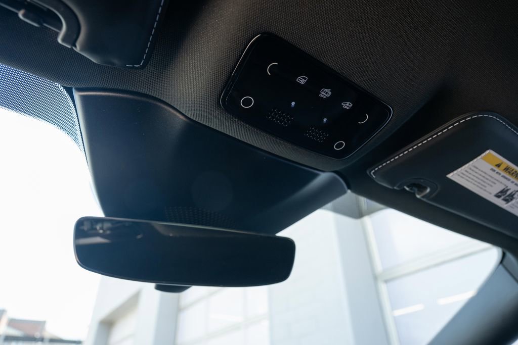 Used 2022 Ferrari Roma RWD image 47
