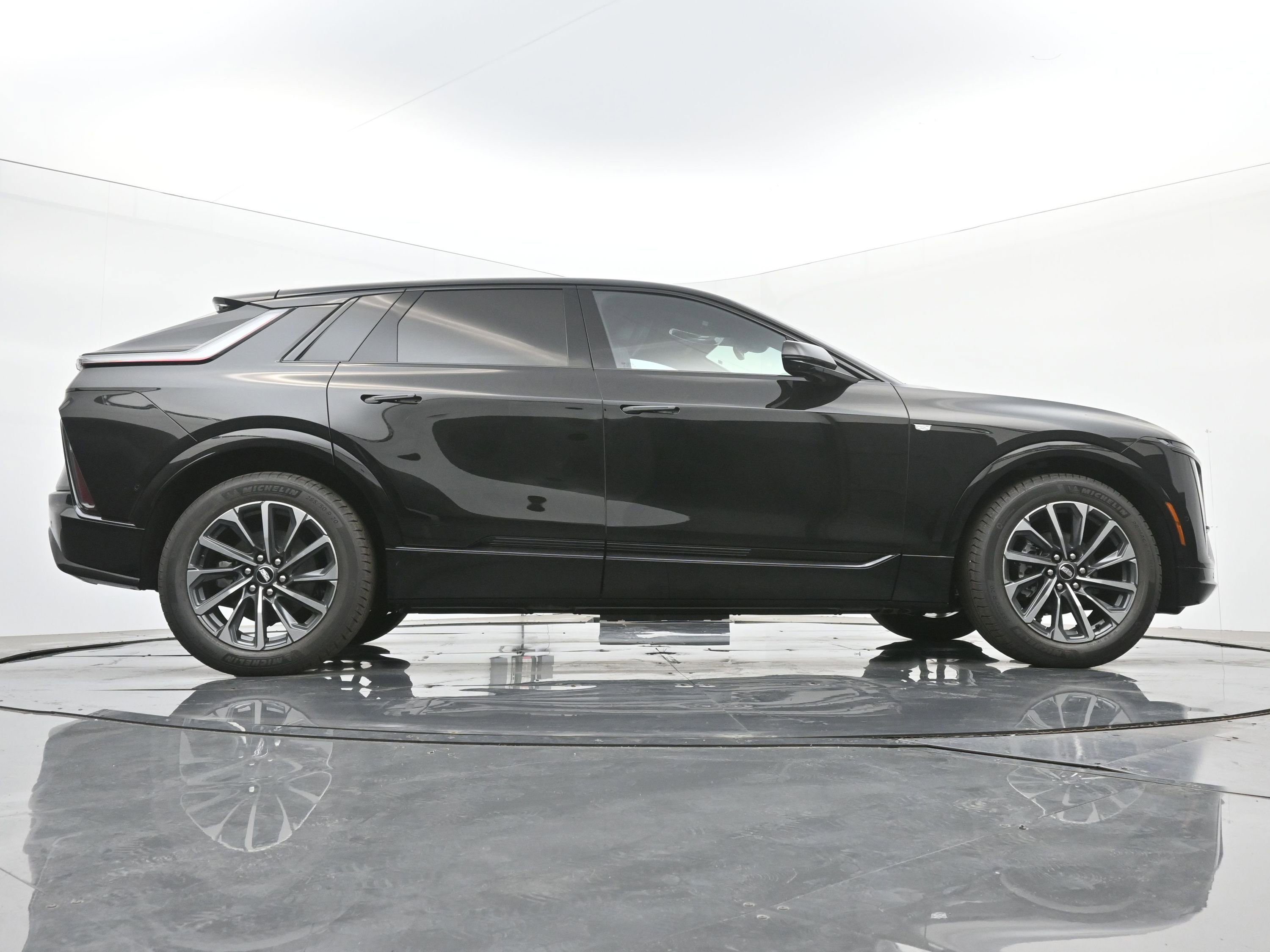 New 2025 Cadillac Lyriq Sport w/ LPO, Floor Liner Package image 20