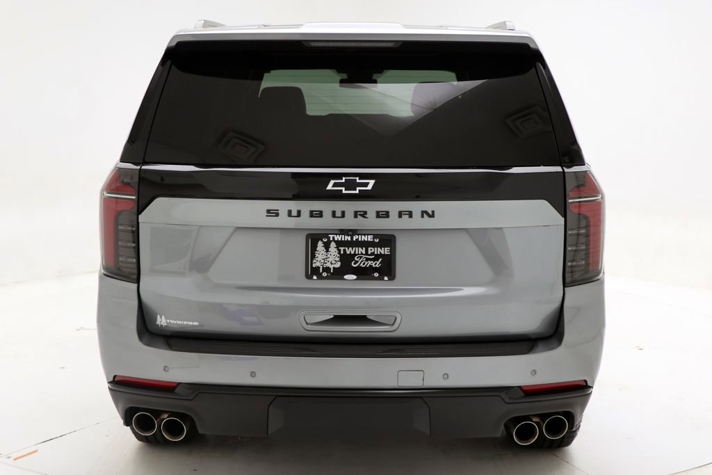 Used 2025 Chevrolet Suburban Z71 AWD/4WD image 8