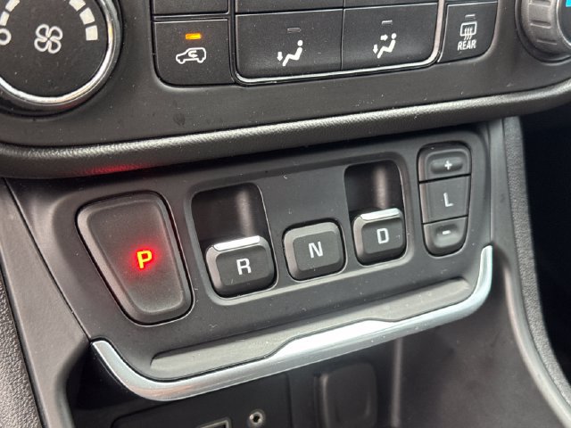 Used 2020 GMC Terrain SLE FWD image 16