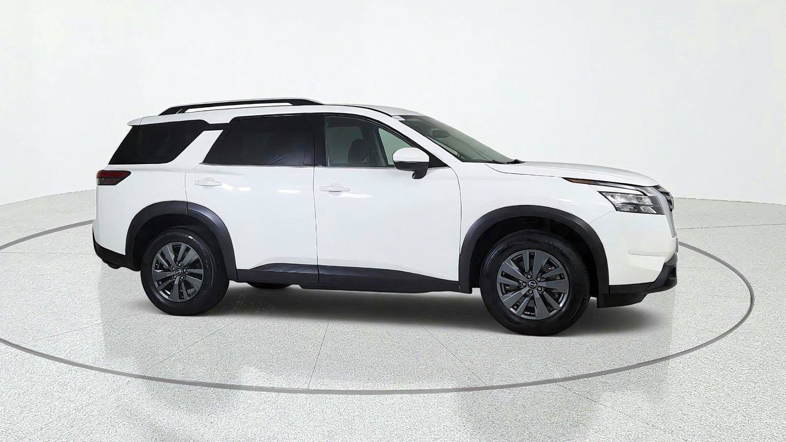 Certified 2025 Nissan Pathfinder SV FWD image 8