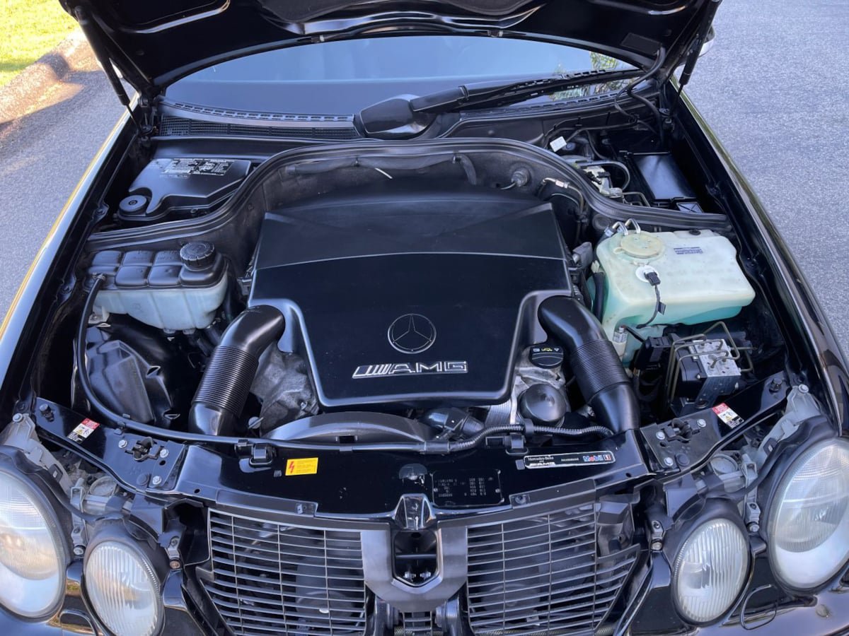 Used 2001 Mercedes-Benz CLK 55 AMG Coupe image 30