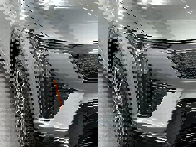 Certified 2025 Cadillac Optiq Sport 2 image 10