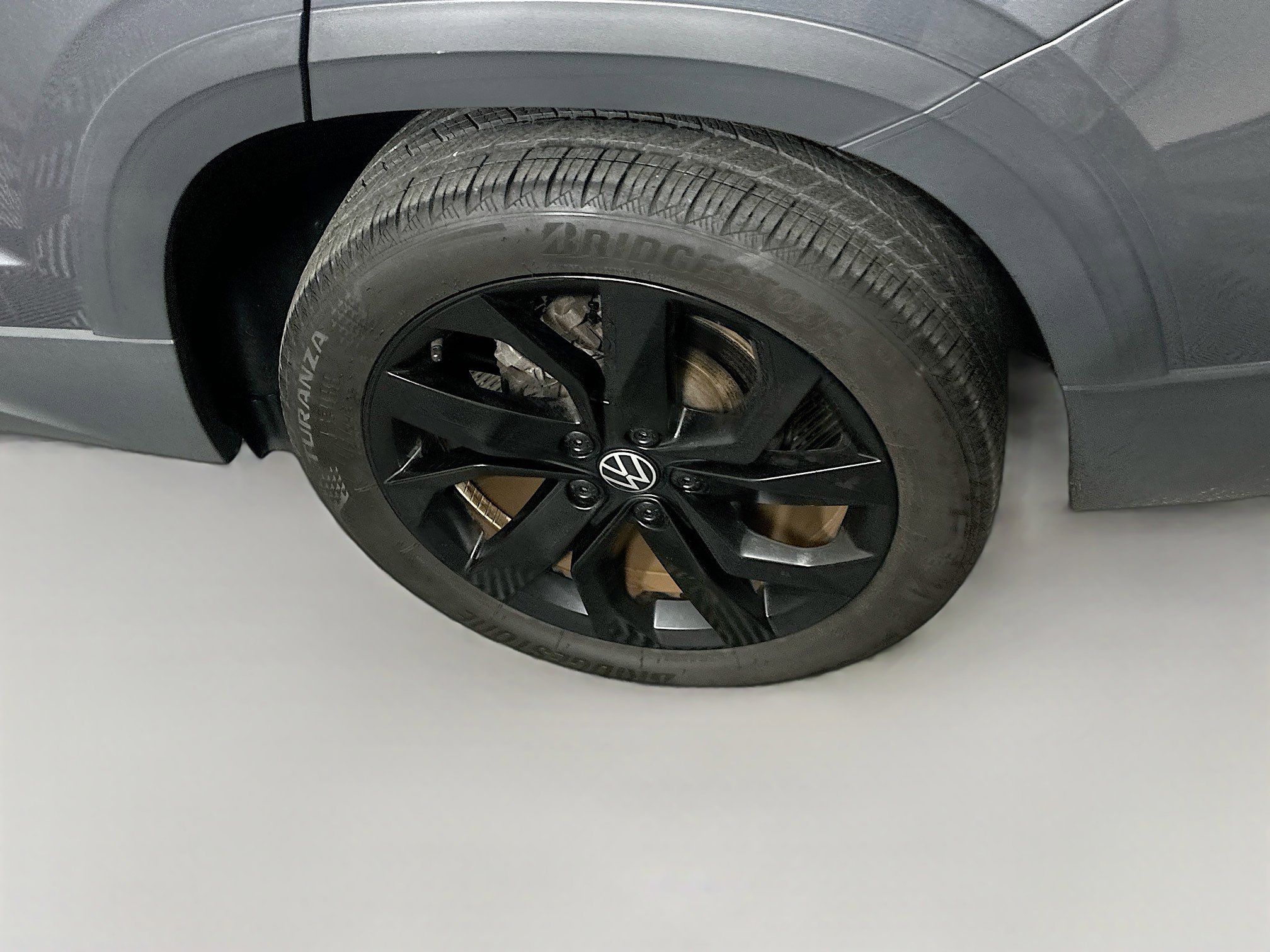 Used 2024 Volkswagen Taos SE w/ Black Wheel Package image 11