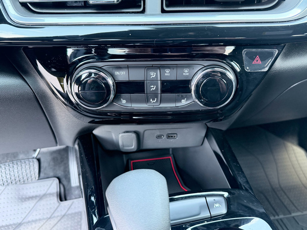 Used 2024 Chevrolet Trax RS w/ Driver Confidence Package FWD image 17