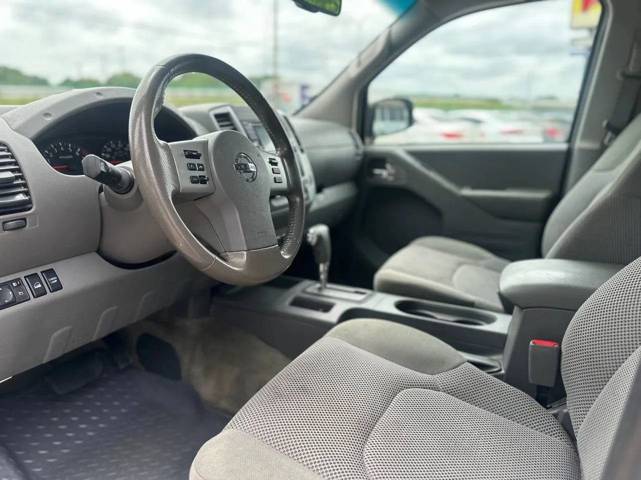 Used 2017 Nissan Frontier SV w/ SV Value Truck Package AWD/4WD image 18