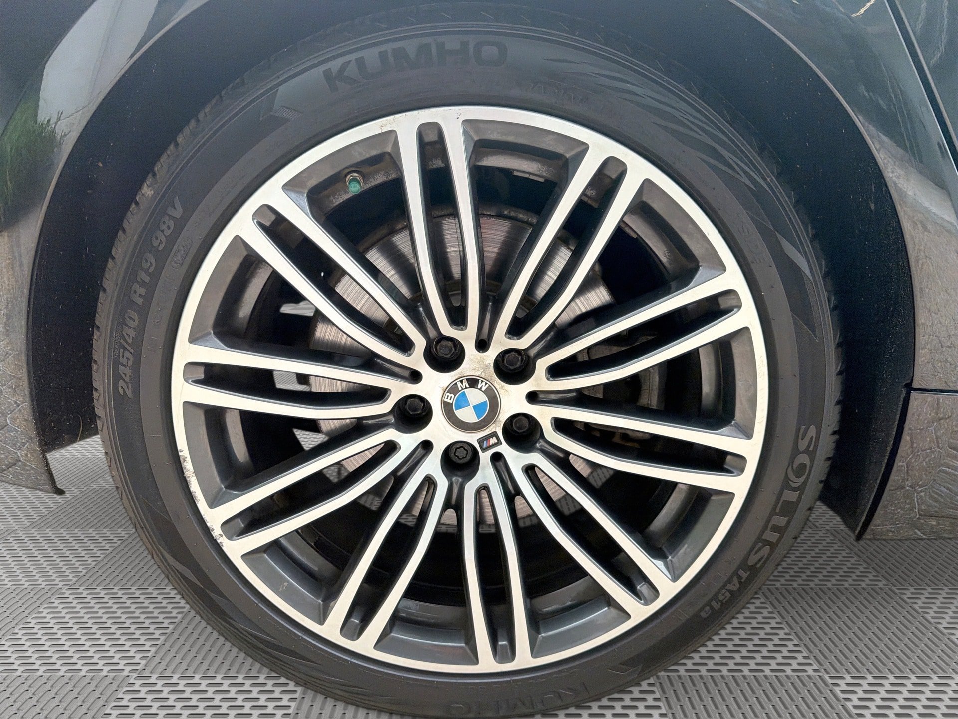 Used 2019 BMW 540i xDrive w/ M Sport Package AWD/4WD image 30