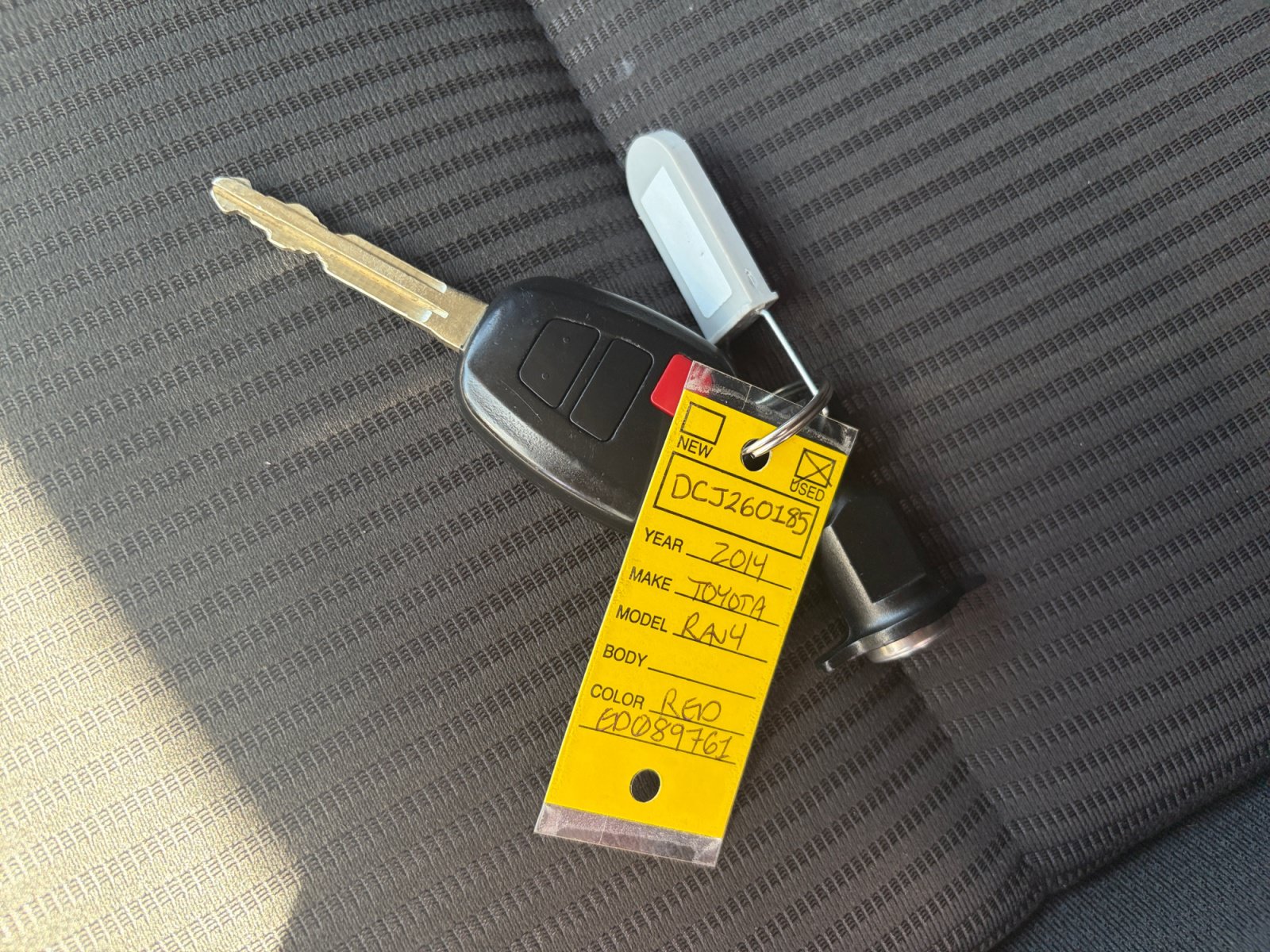 Used 2014 Toyota RAV4 XLE AWD/4WD image 29