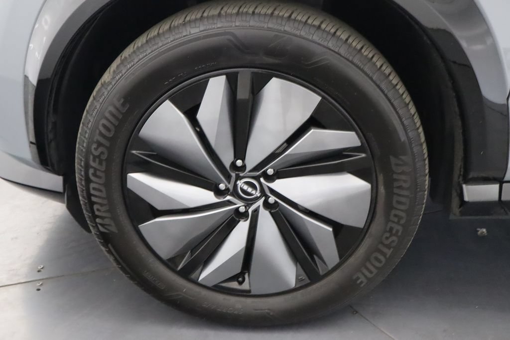 Used 2025 Nissan Ariya AWD image 13