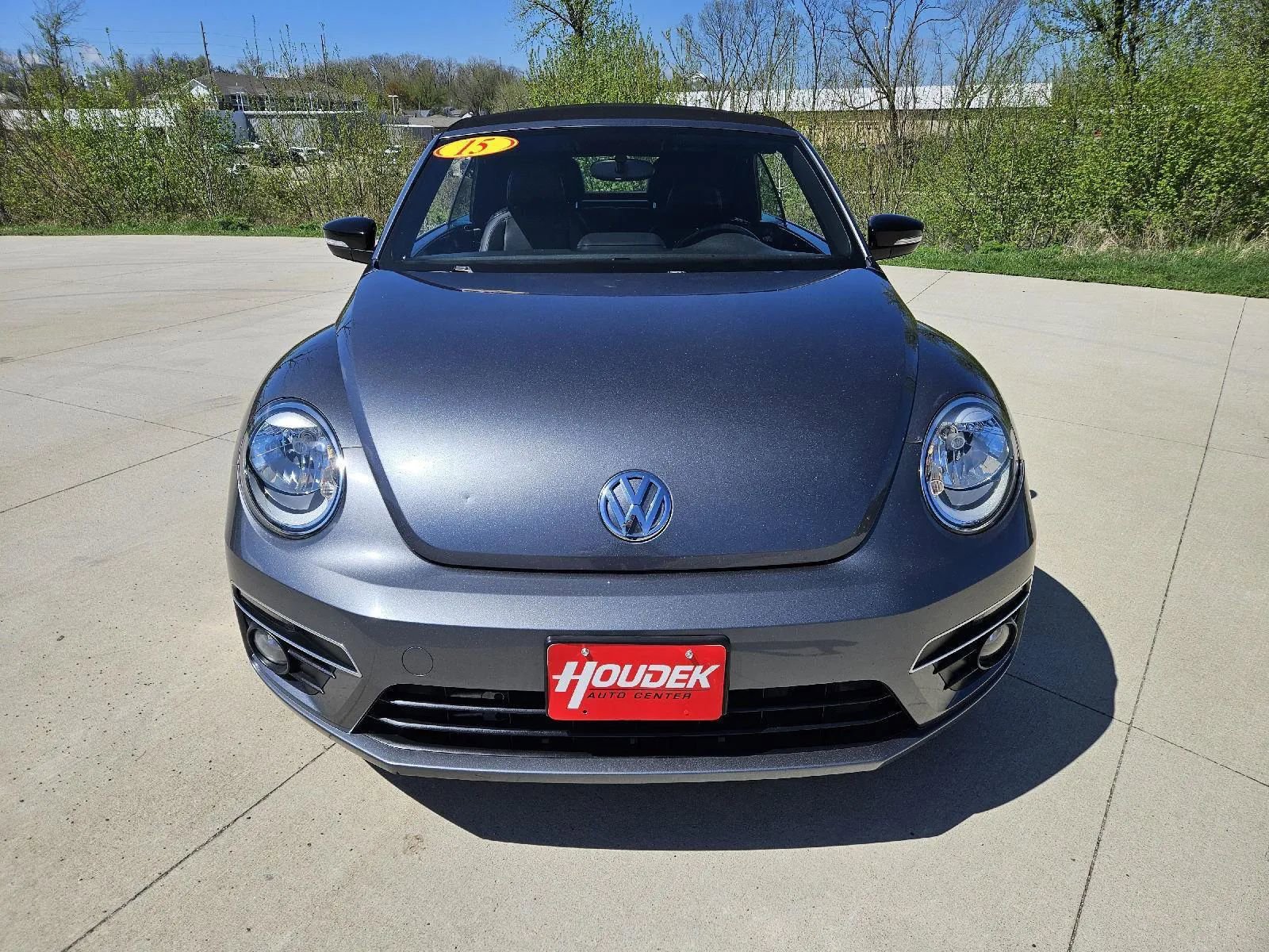 Used 2015 Volkswagen Beetle R-Line FWD image 2