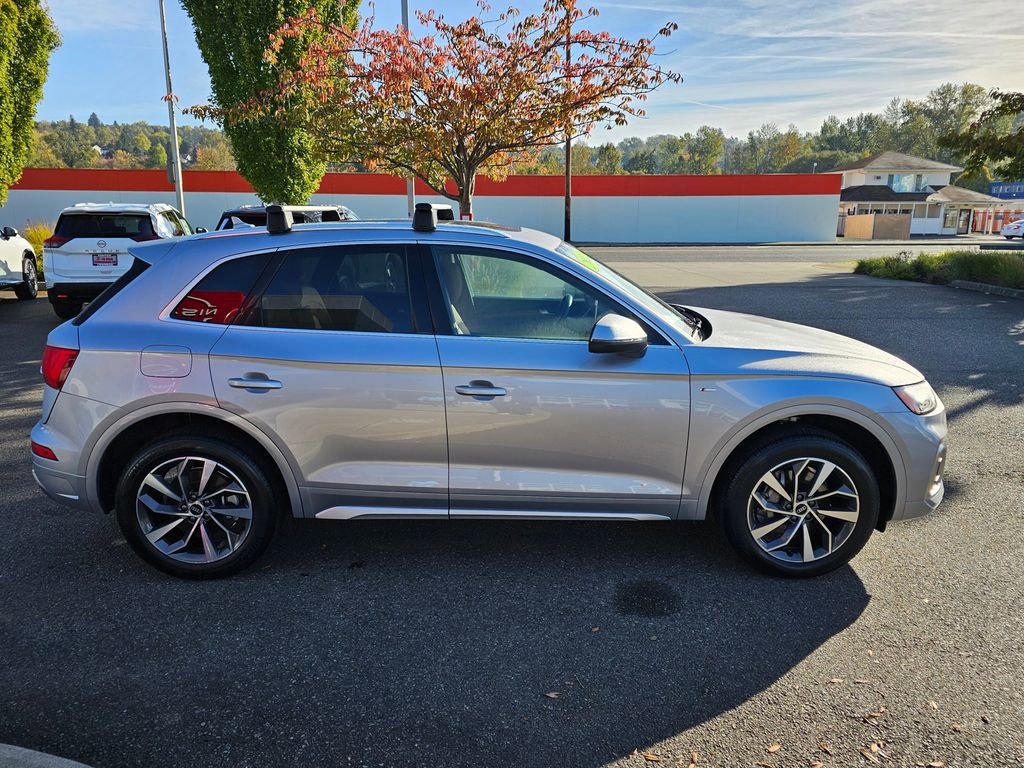 Used 2022 Audi Q5 2.0T Premium w/ Convenience Package image 4