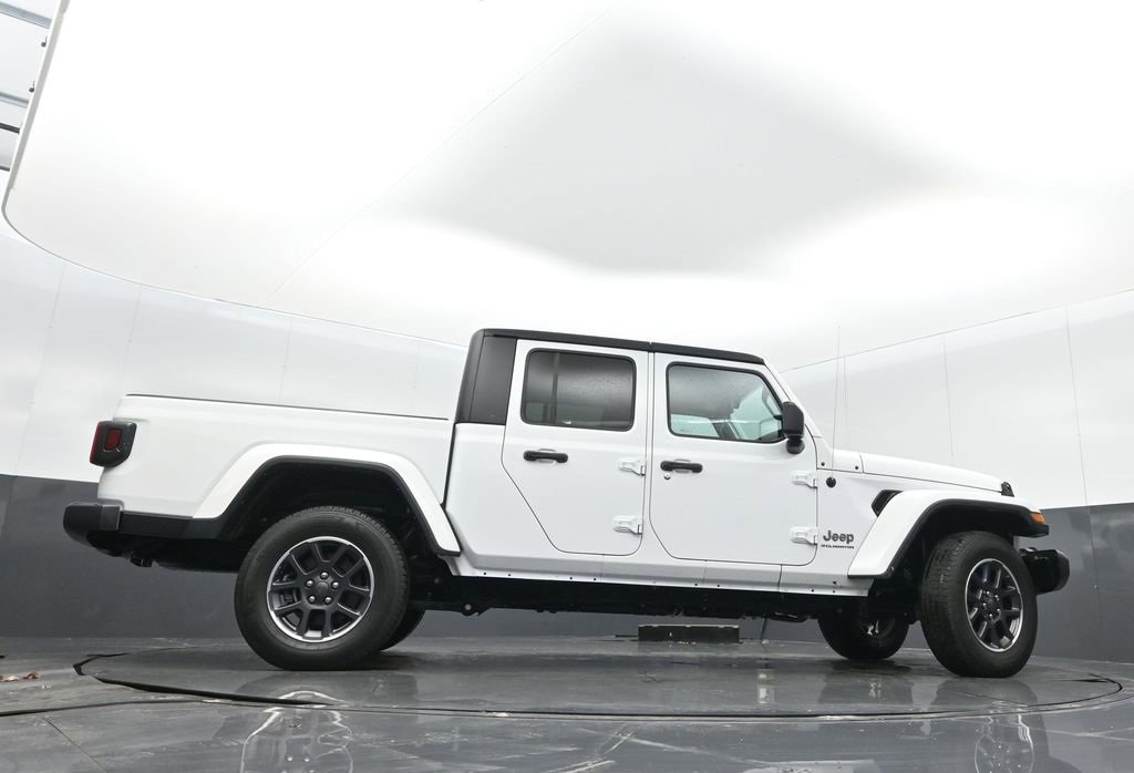 Certified 2023 Jeep Gladiator Overland image 34