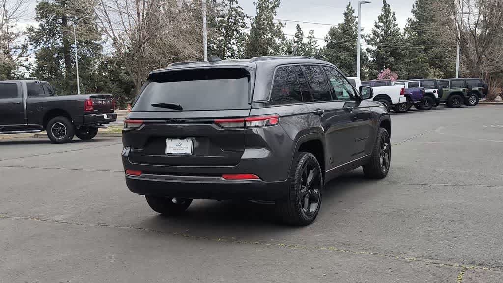 New 2026 Jeep Grand Cherokee Limited w/ Limited Altitude Package AWD/4WD image 8