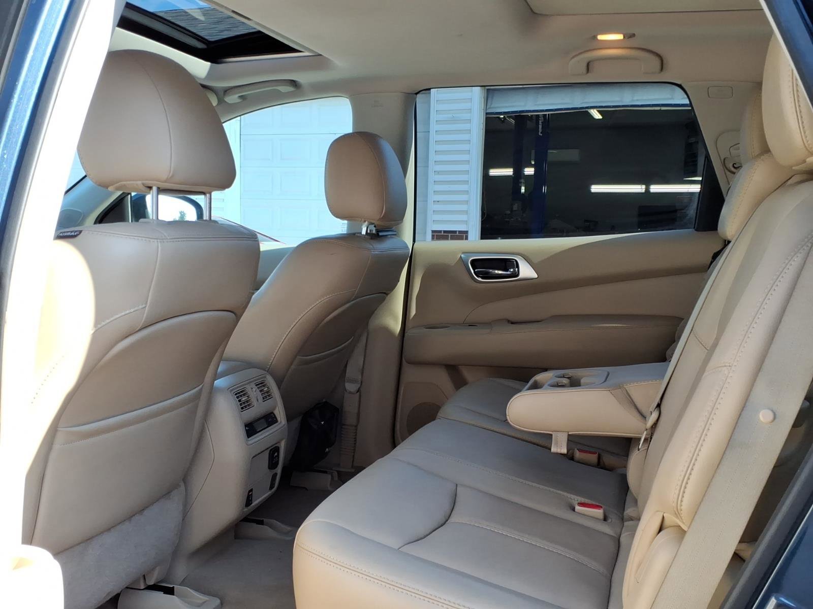 Used 2014 Nissan Pathfinder SL w/ SL Premium Package AWD/4WD image 11