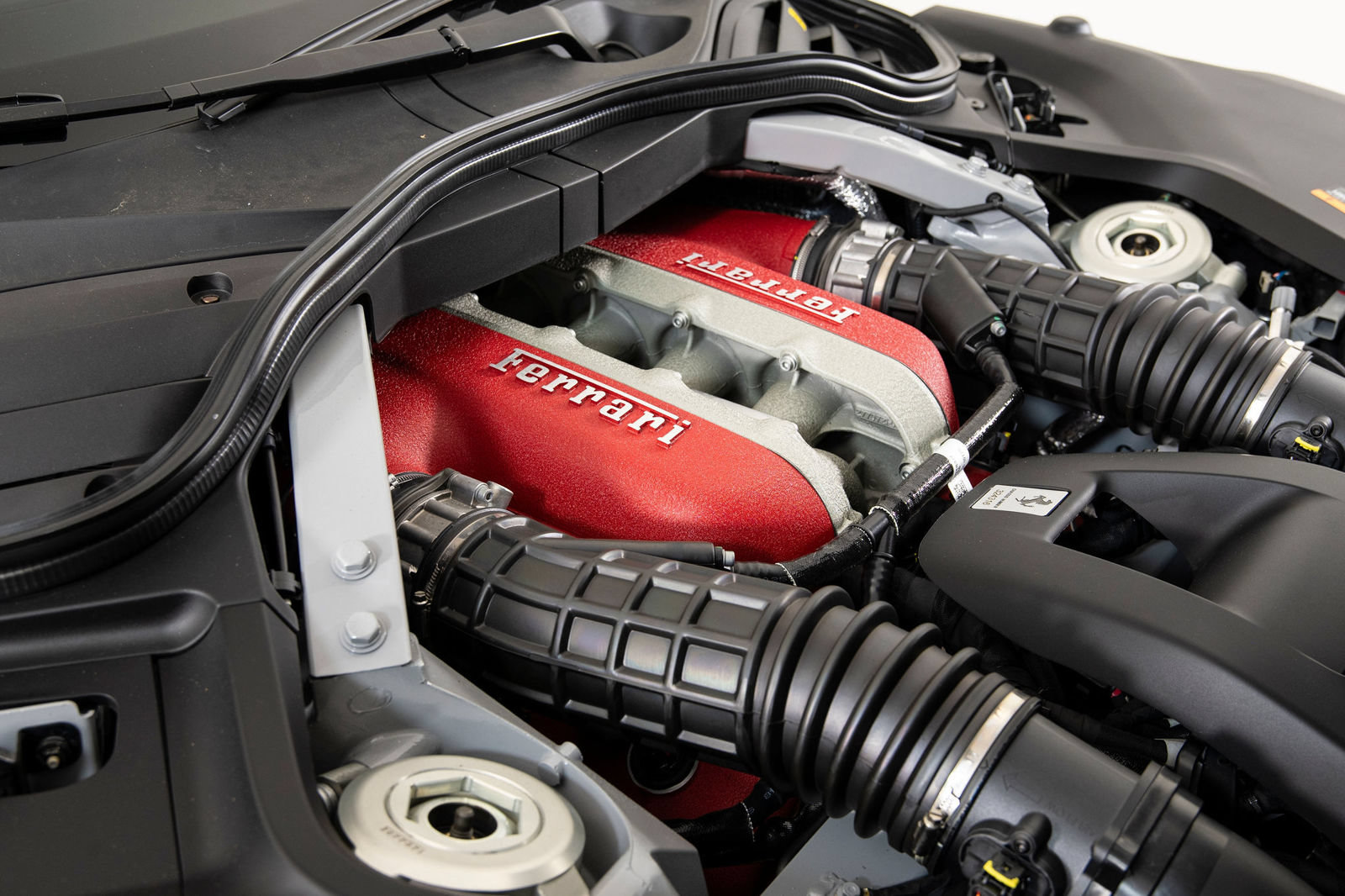 Certified 2025 Ferrari Purosangue AWD/4WD image 32