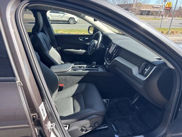 Certified 2025 Volvo XC60 B5 Plus image 15