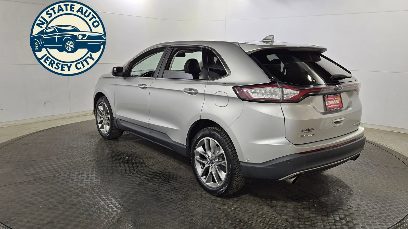 Used 2018 Ford Edge Titanium w/ Equipment Group 302A AWD/4WD image 5