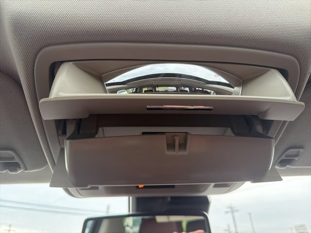 Used 2019 Chevrolet Suburban Premier AWD/4WD image 25