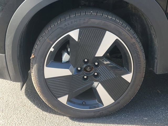 Certified 2025 Nissan Kicks SR w/ SR Premium Package FWD image 5