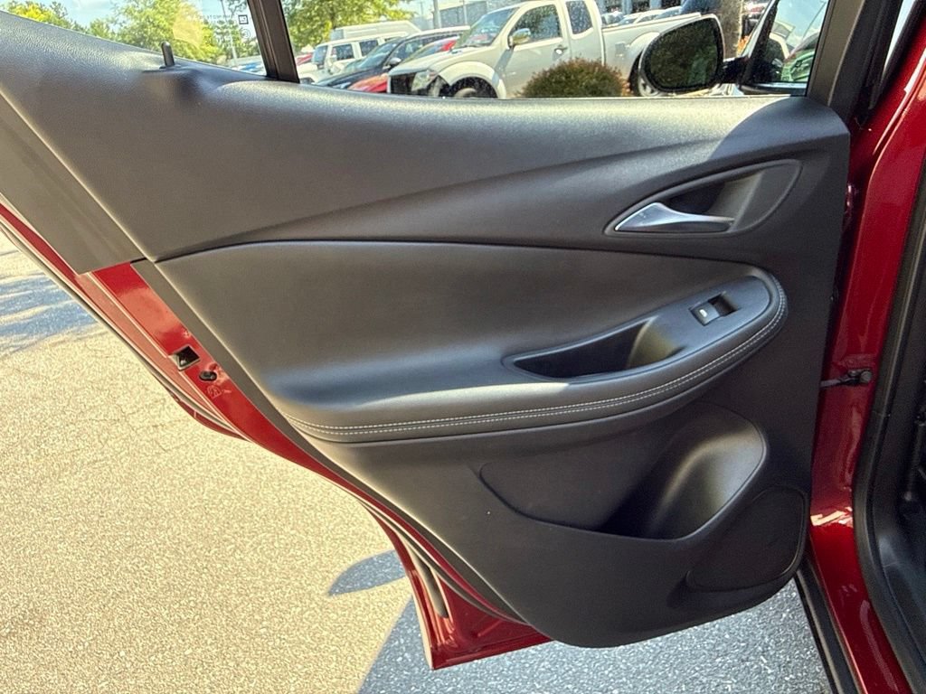 Used 2024 Buick Encore GX Preferred w/ Comfort Package FWD image 27