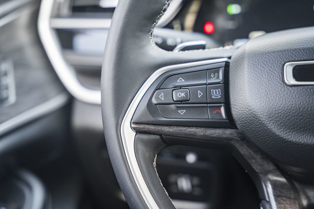 Used 2023 Jeep Grand Cherokee 4WD 4xe image 30