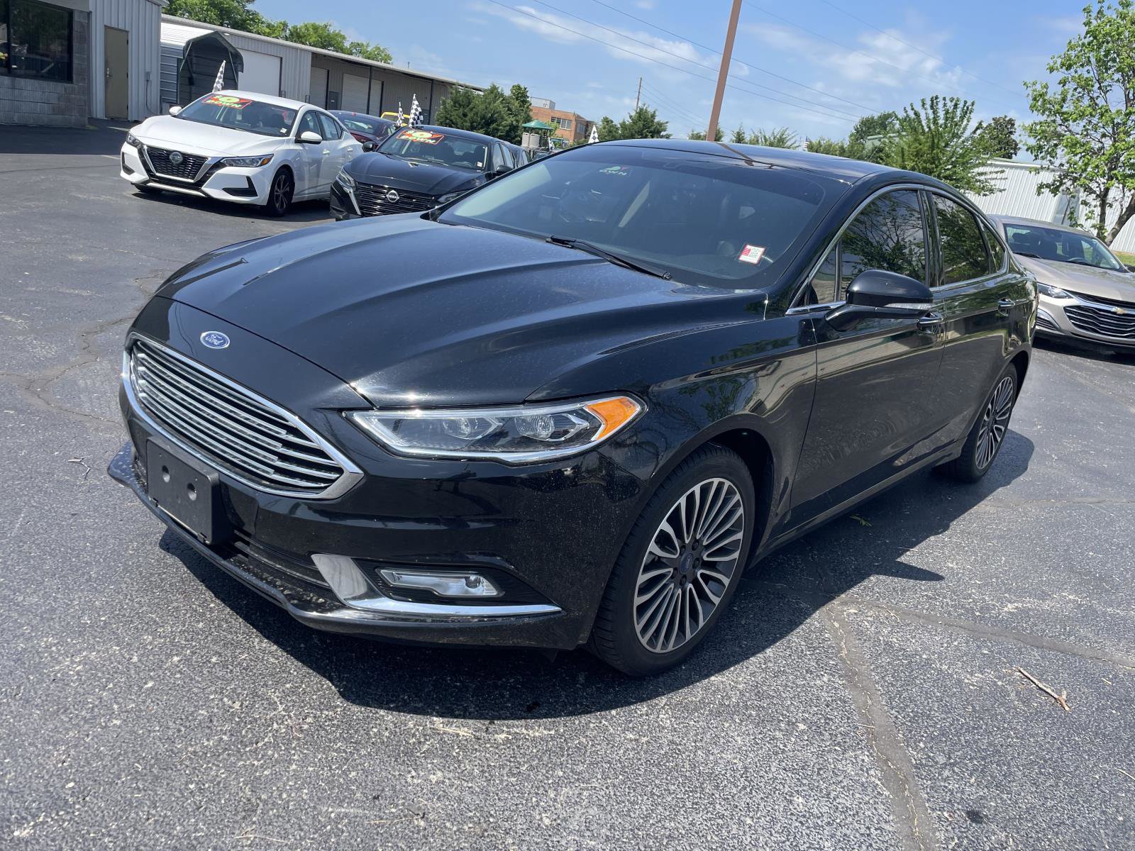 Used 2017 Ford Fusion Titanium AWD/4WD image 2