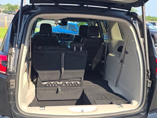 Used 2024 Chrysler Pacifica Touring-L FWD image 14