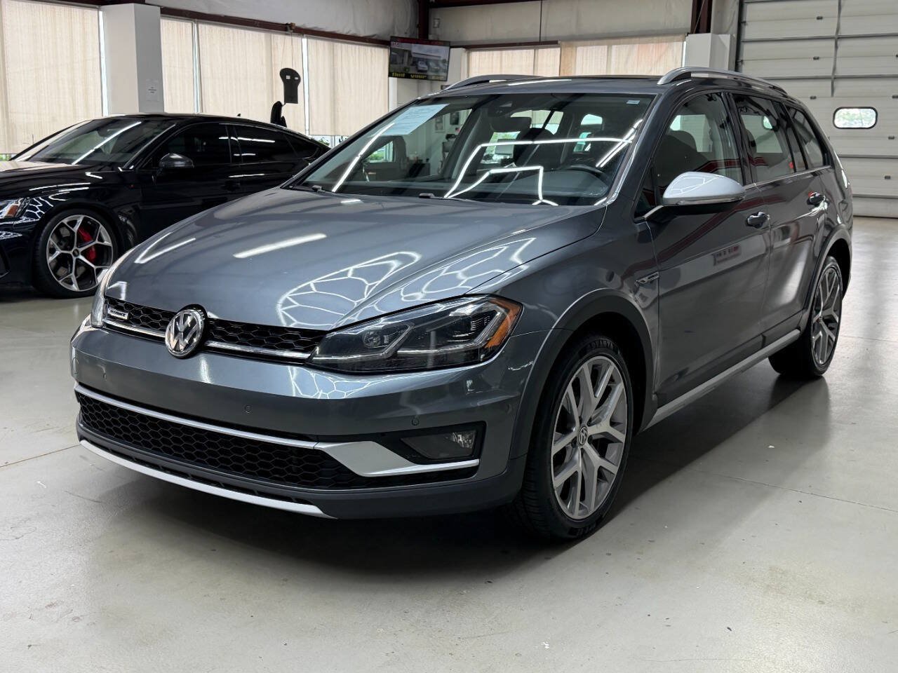 Used 2018 Volkswagen Golf Alltrack AWD/4WD image 5