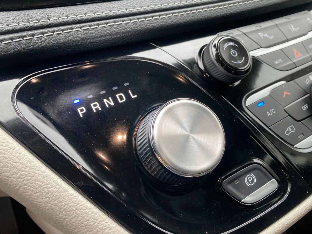 Used 2023 Chrysler Pacifica Limited image 17