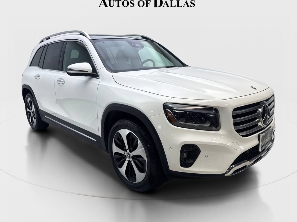 Used 2025 Mercedes-Benz GLB 250 w/ Exclusive Package image 4