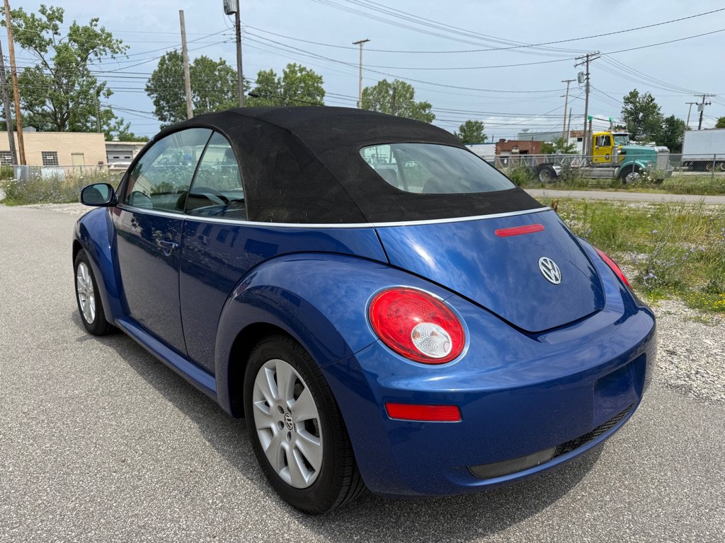 Used 2008 Volkswagen Beetle S FWD image 8