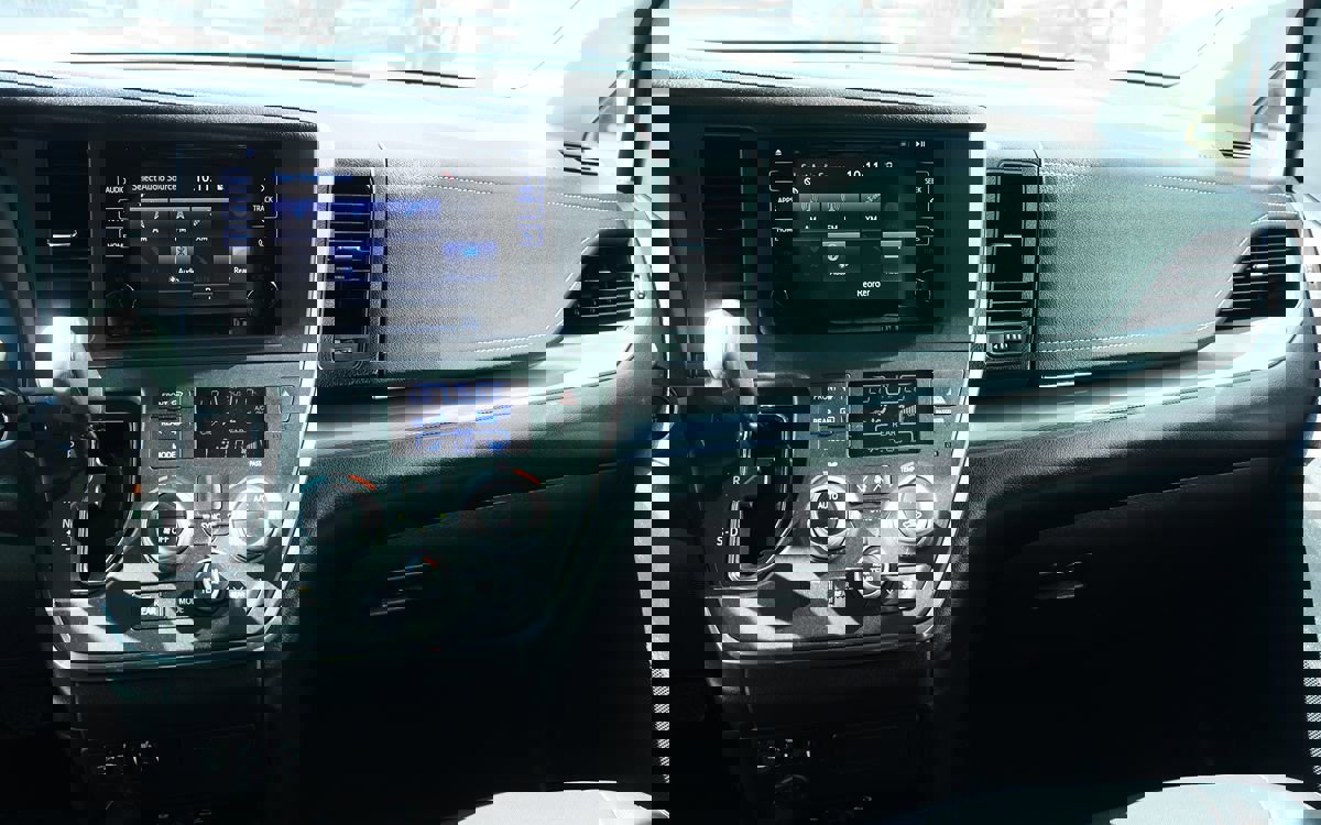 Used 2017 Toyota Sienna SE Premium image 49