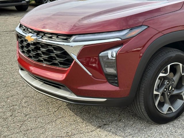 Certified 2024 Chevrolet Trax LT w/ Driver Confidence Package FWD image 10